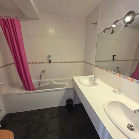 Hotel La Claie Des Champs